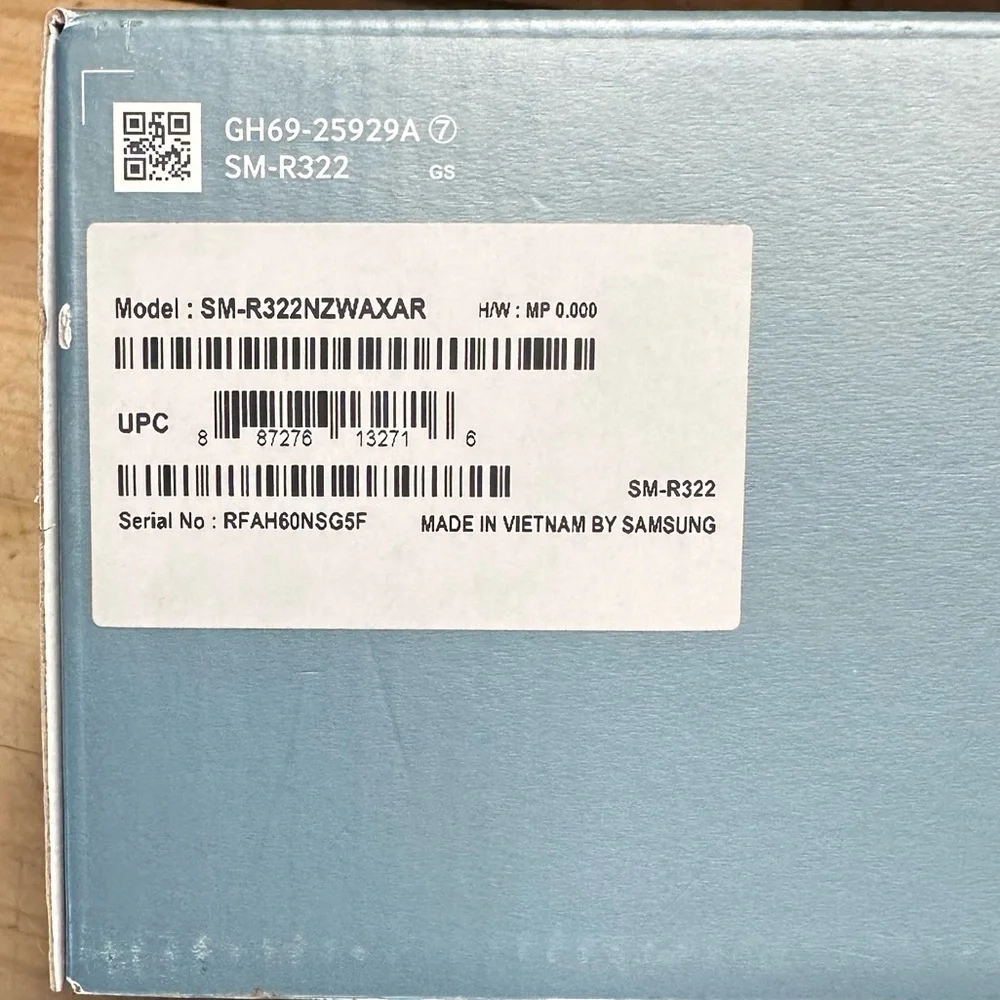 NIB Samsung Gear VR Headset Powered by Oculus